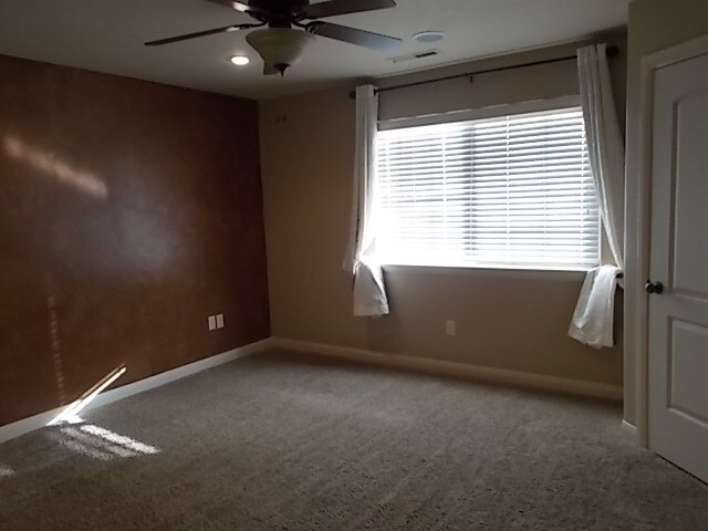 Building Photo - Cedar Park Townhome