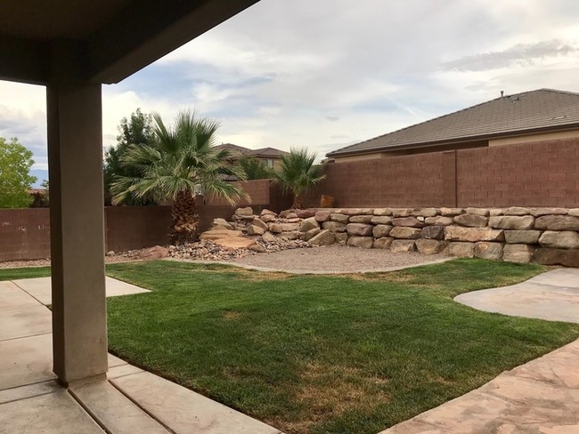 Building Photo - **Beautiful Little Valley Home**