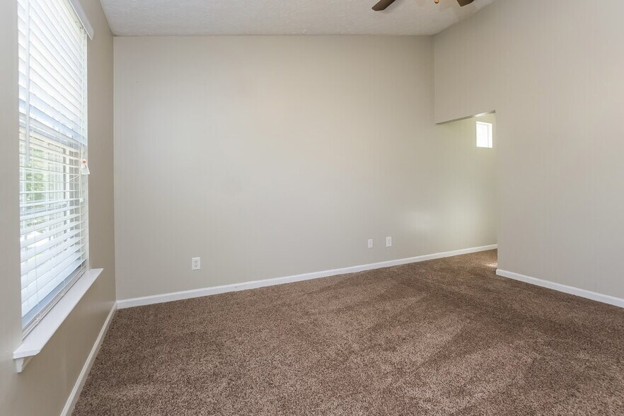 Building Photo - 235 Osmanthus Way