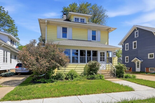 Building Photo - 3 Bedroom Fond Du Lac House