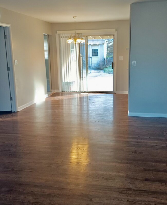 Building Photo - Beautifully Updated Home in KCMO!