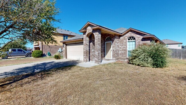 Building Photo - FREE DECEMBER RENT!!!