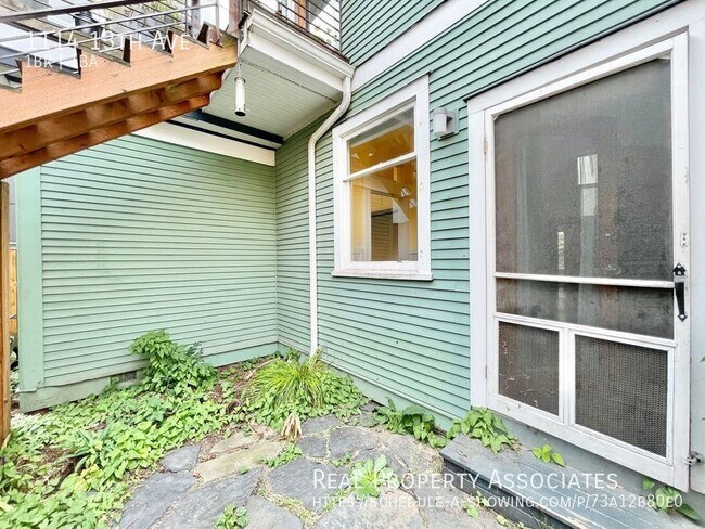 Building Photo - 1114 13th Ave