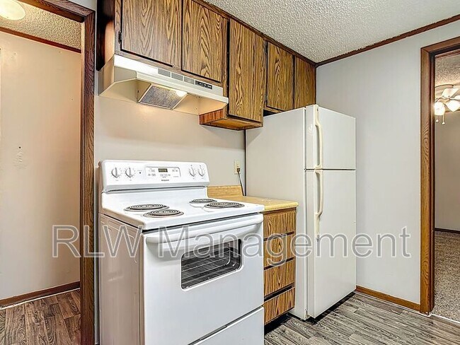 Building Photo - 611 Mt Homer Rd