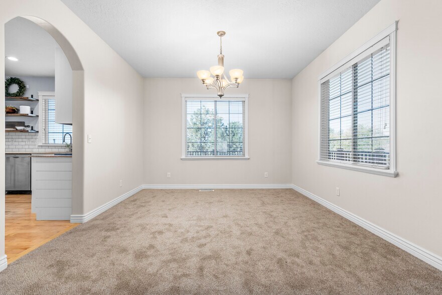 Dining Room - 1807 Skyline Dr