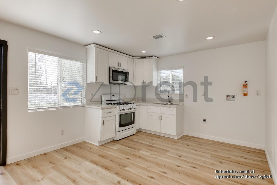 Building Photo - Unit A