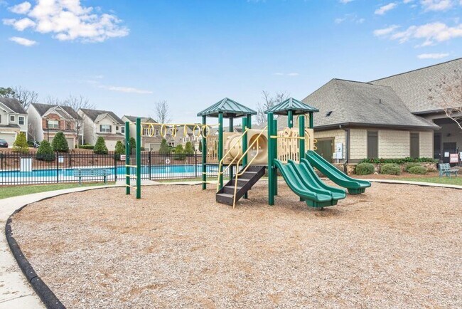 Building Photo - 4920 Breezewood Cir
