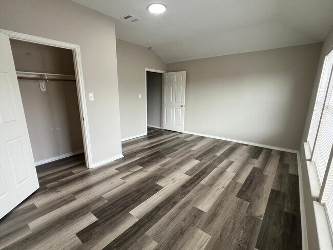 Building Photo - 6319 Sunlit Orchard Dr