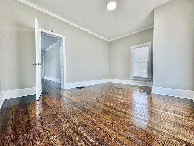 Building Photo - 822 W 4th St