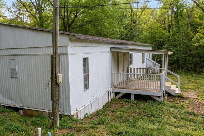 Building Photo - 122 Collins Rd