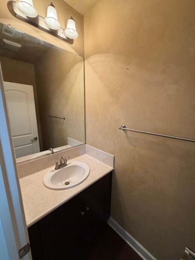Building Photo - Beautiful home for rent in Atascadero