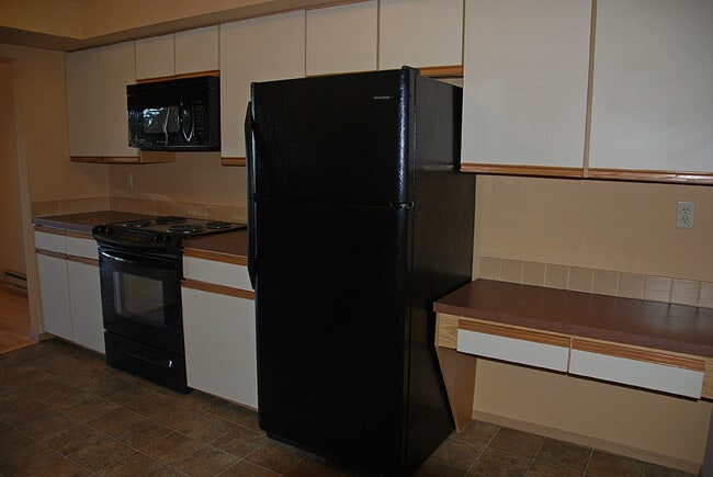 Building Photo - 168 S Coeur d'Alene St