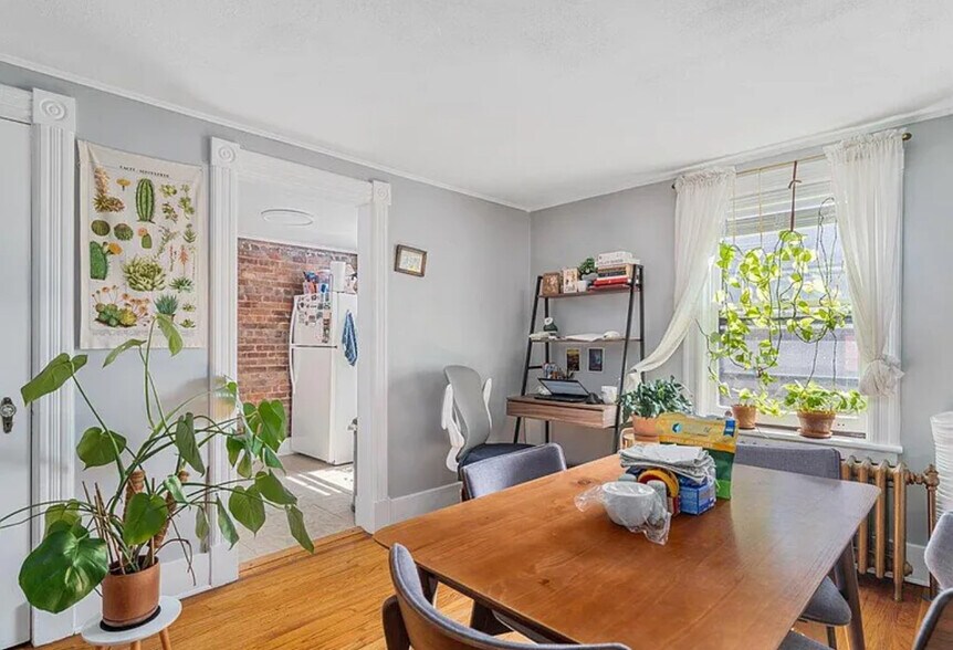 Building Photo - 18 Willett St