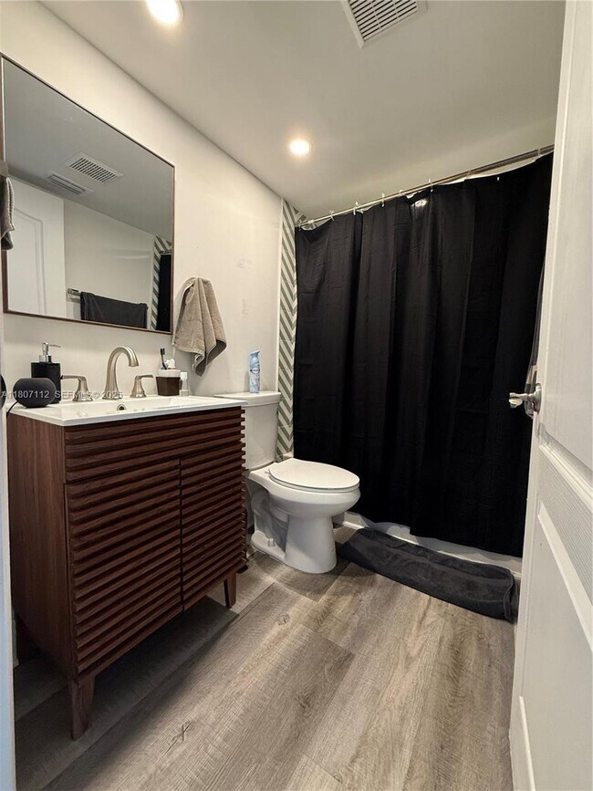 Building Photo - 2634 SE 21st Ct