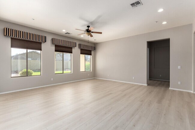 Building Photo - 4296 N 154th Ave