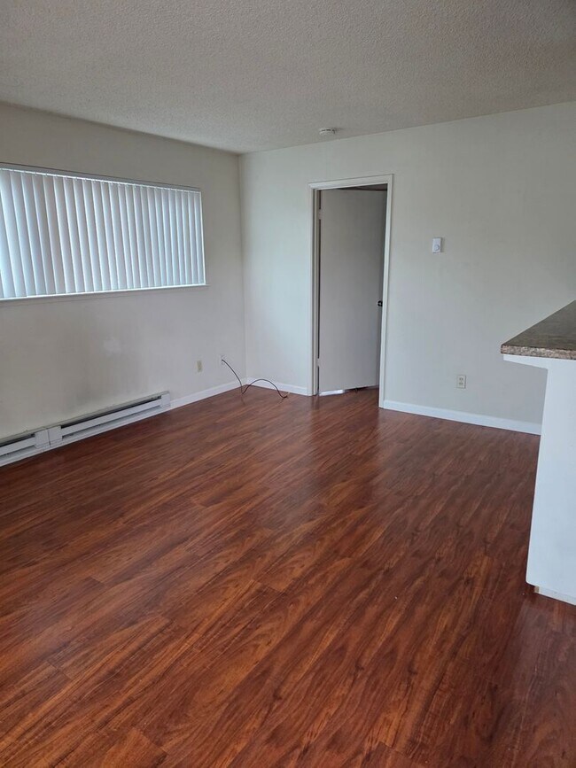Building Photo - 4033 Hamilton Ave
