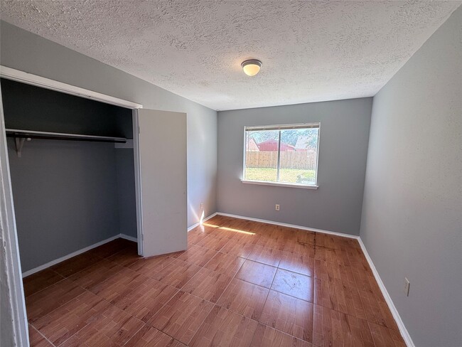 Building Photo - 2322 Autumn Springs Ln