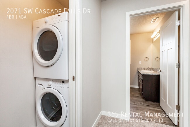 Building Photo - 2071 SW Cascade Falls Dr