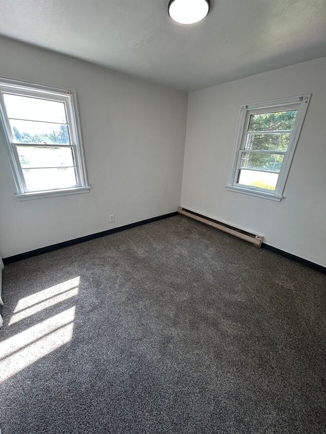 Building Photo - 1 Bedroom rancher house #1133
