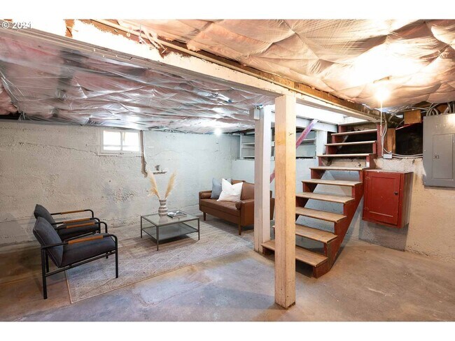 Building Photo - 8111 SE Taylor St