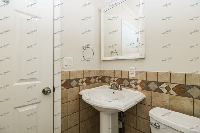 Building Photo - 406 Cardiff Ln