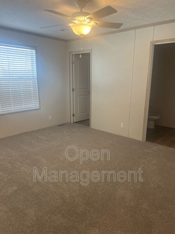 Building Photo - 825 1st Ave E