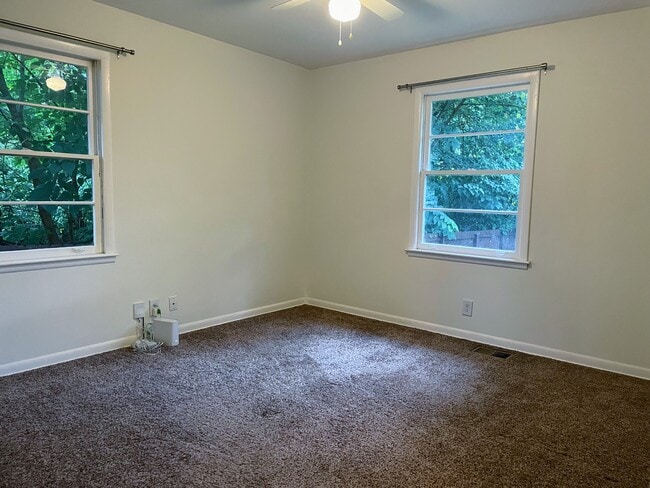 Building Photo - 601 N 5th St