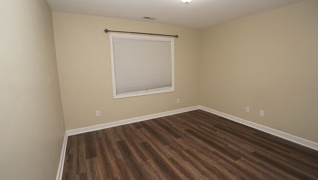 Building Photo - 412 Ridgeway Dr
