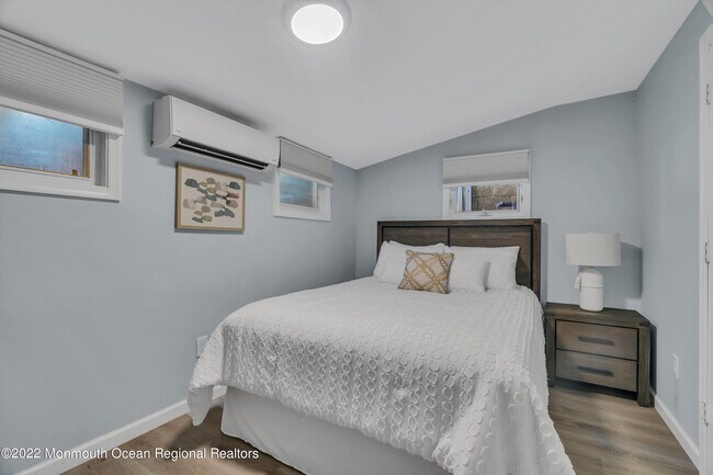 Building Photo - 262 1st Ave