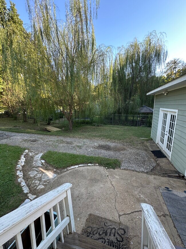 Building Photo - 849 N Third St