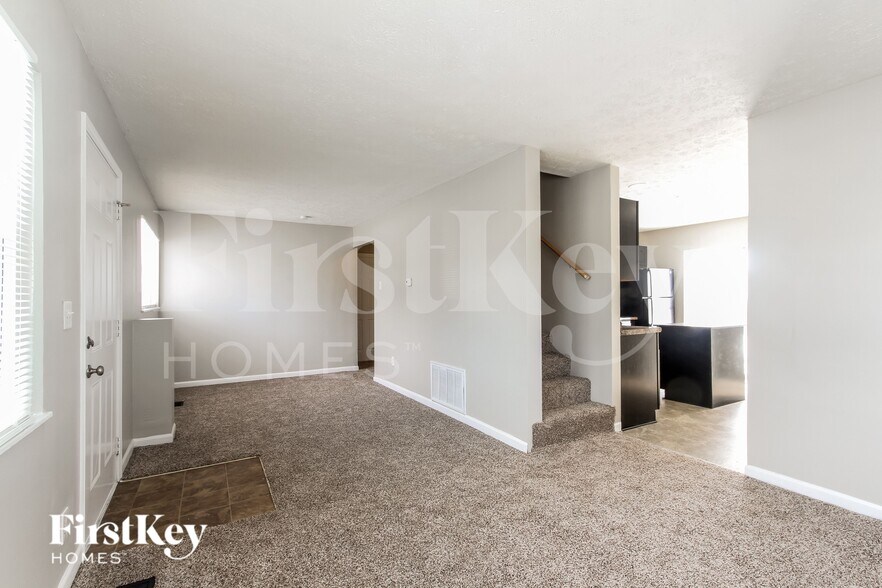 Building Photo - 2856 N Boehning St