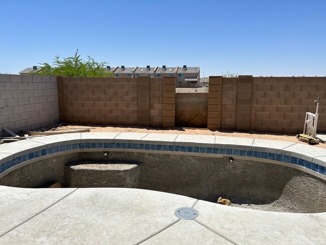 Building Photo - DESERT SKY TOWNHOME WITH POOL!