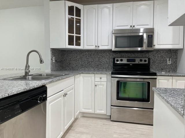 Primary Photo - 447 Lakeview Dr