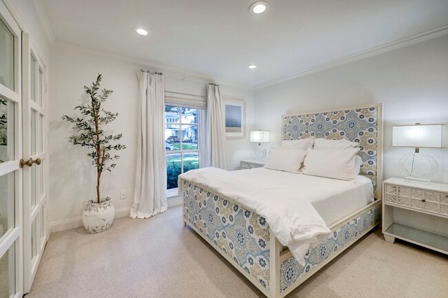 Building Photo - 6159 Doliver Dr