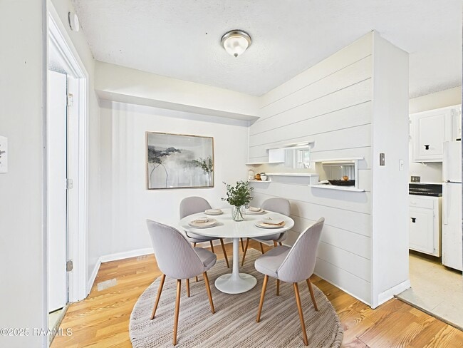 Building Photo - 506 Fox Run Ave