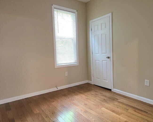 Middle Bedroom - 501 S 10th St