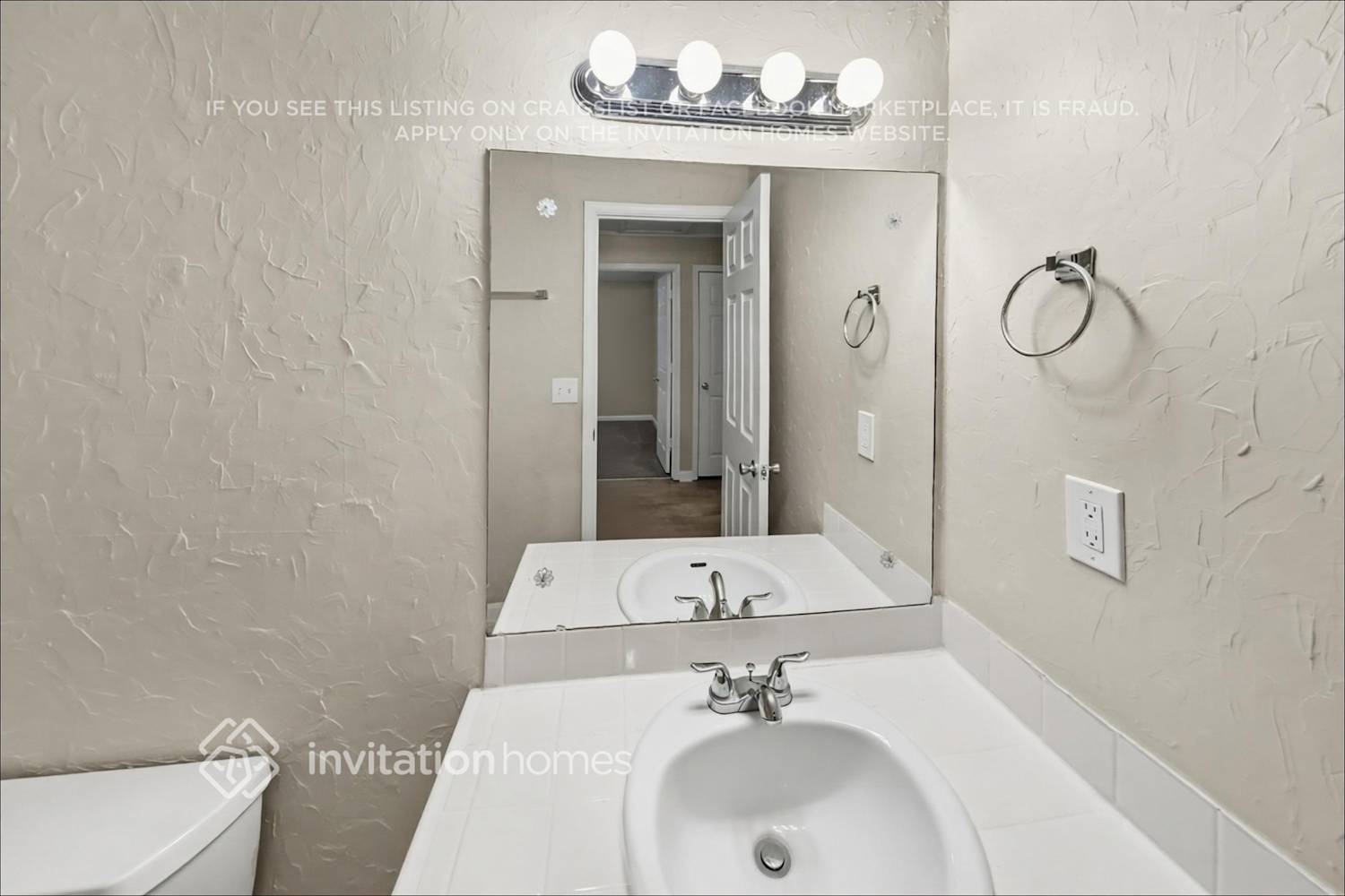 Building Photo - 216 S Sequoya Dr