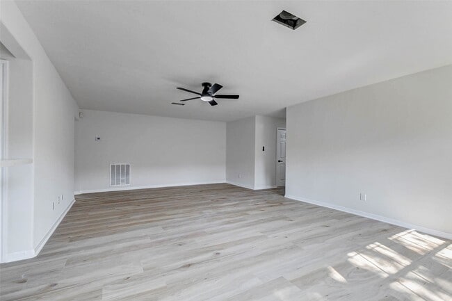 Building Photo - 10102 Wiggins St