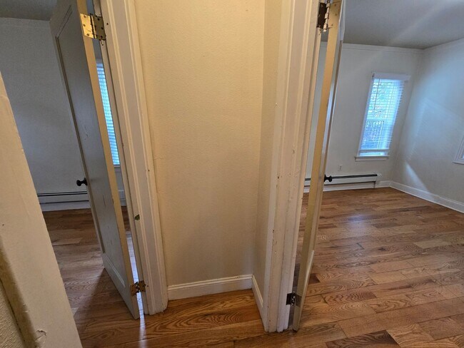 Building Photo - Large Beautiful South Hill Home! Available Now!