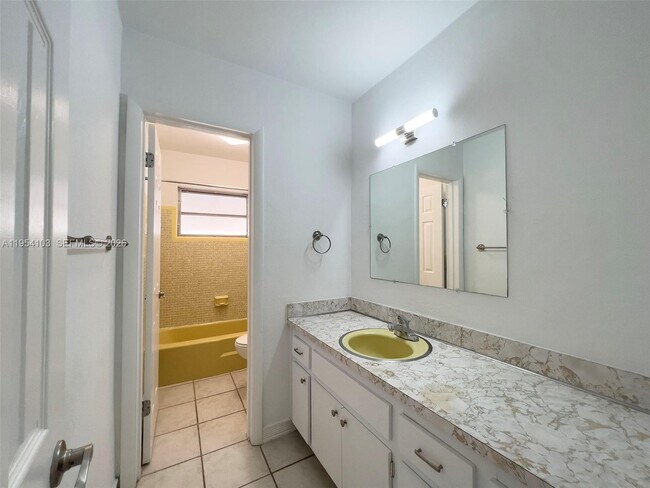 Building Photo - 6295 SW 33rd St