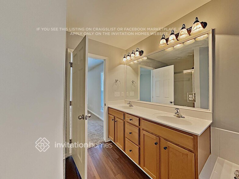Building Photo - 1225 Periwinkle Dr