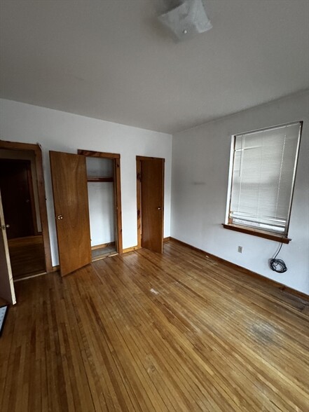 Primary Photo - 183 Strathmore Rd