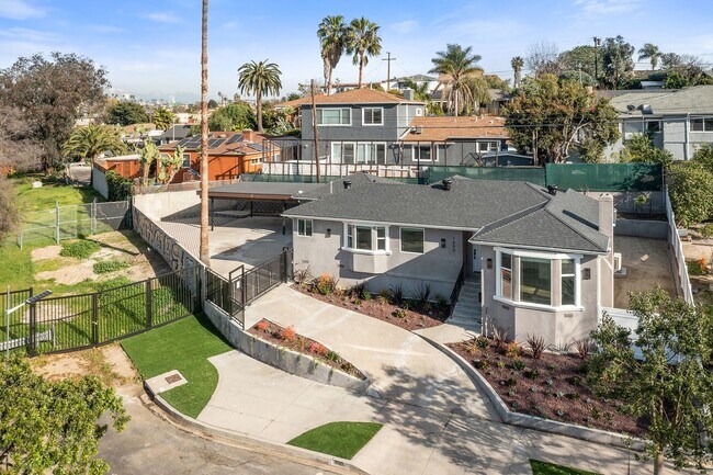 Building Photo - Designer Culver/Fairfax House + Studio | Dog Run & Private Orchard | 3-Car Parking