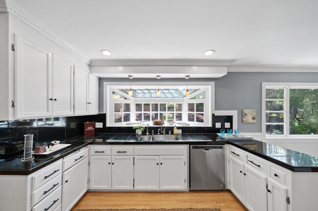 Building Photo - 35 Franciscan Way