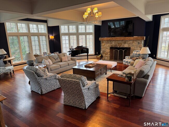 Building Photo - 301 Old Norwalk Rd