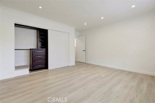 Building Photo - 247 N Oak Ave