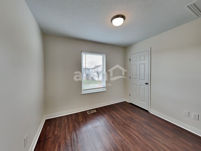 Building Photo - 1557 Pheasant Run Dr