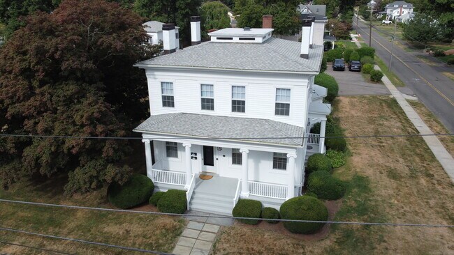 Building Photo - 130 W River St