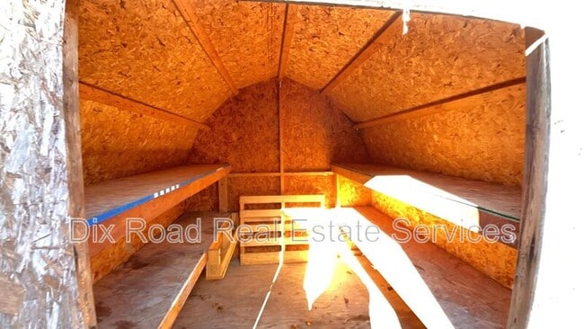 Building Photo - 921 Millikin St