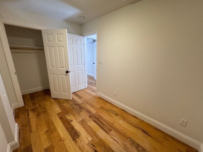 Building Photo - 2713 Sutter St